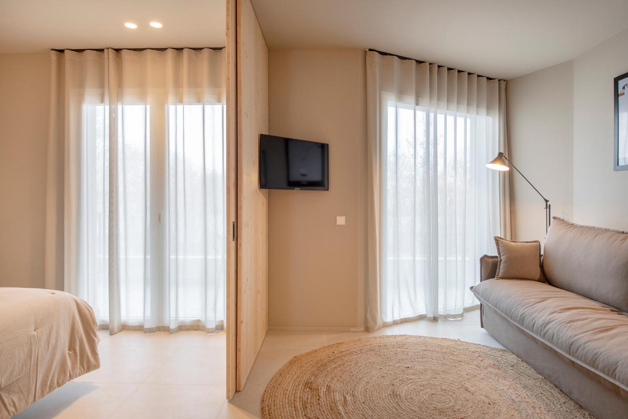 Apartaments La Carpa Banyoles Ngoại thất bức ảnh