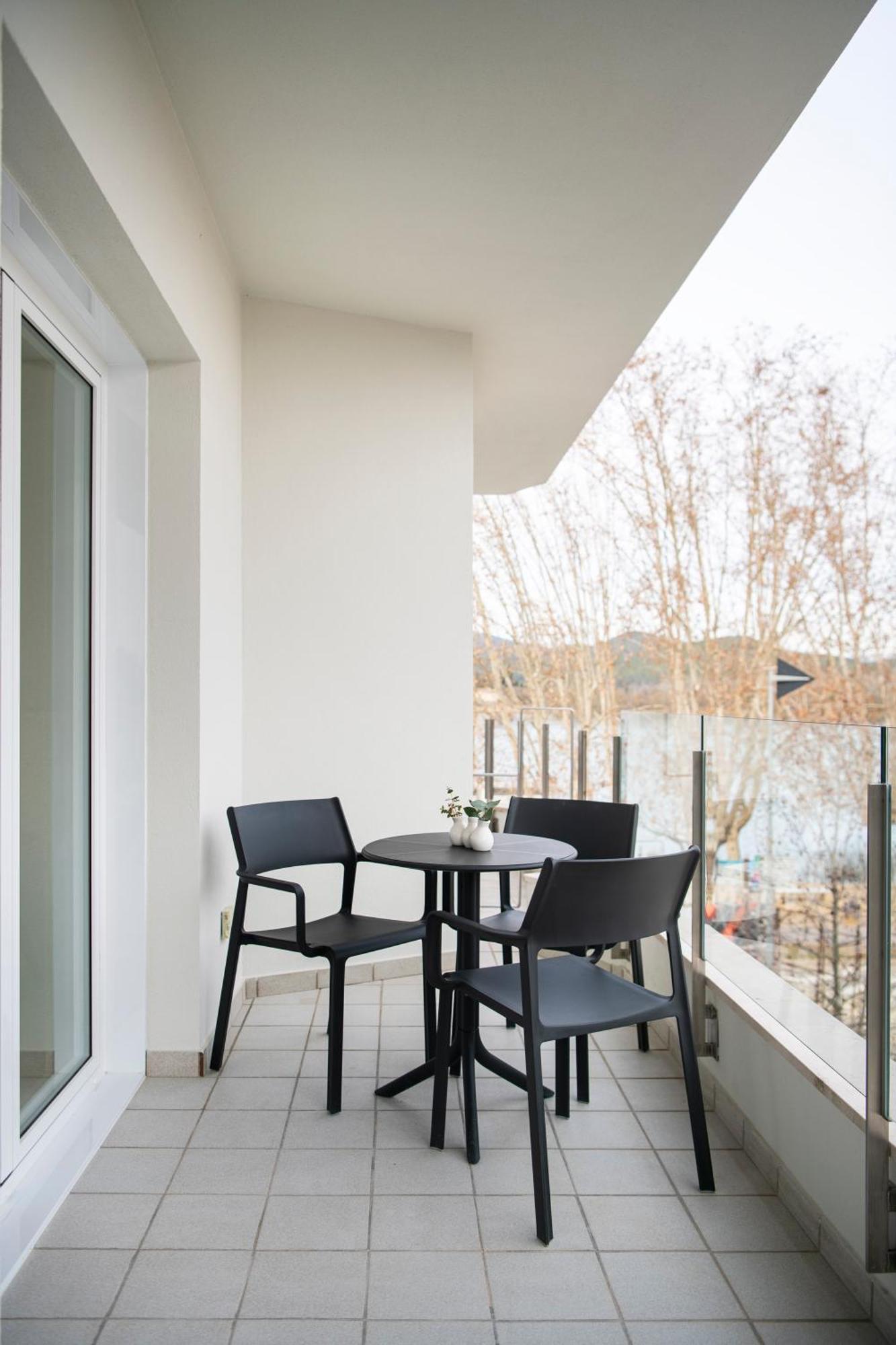 Apartaments La Carpa Banyoles Ngoại thất bức ảnh